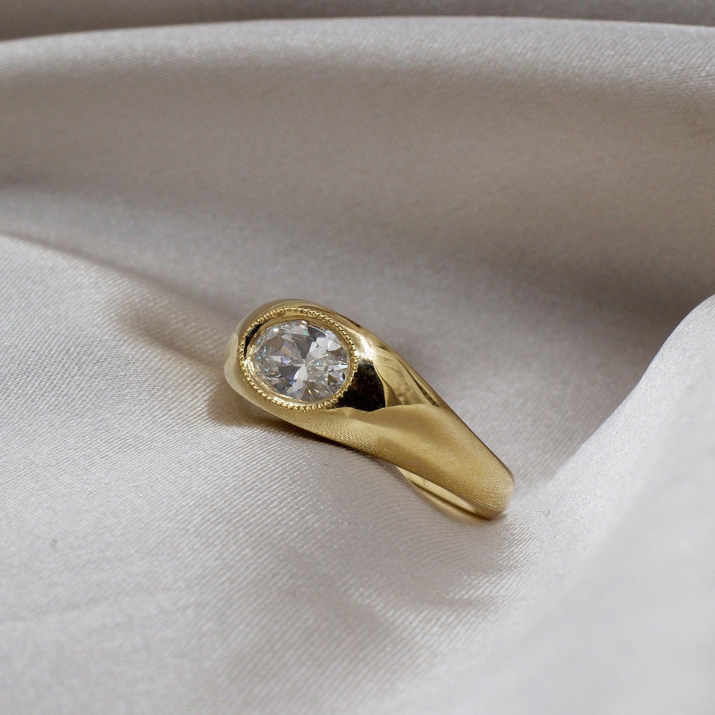 ELYSIUM | OVAL DIAMOND SIGNET RING - JTaranaki Jewellery