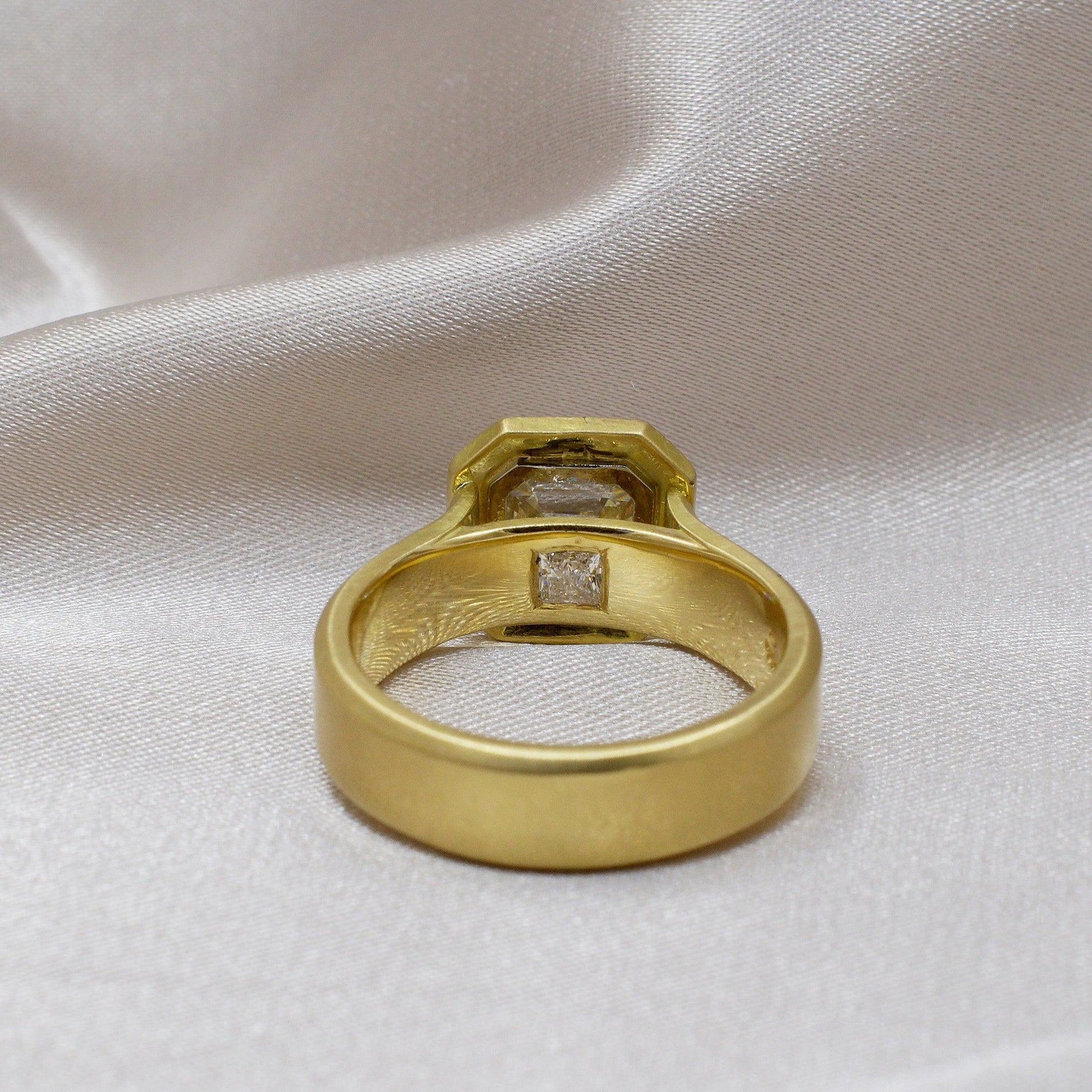 AETERNIS | KISSING CULET ASSCHER DIAMOND ENGAGEMENT RING - JTaranaki Jewellery