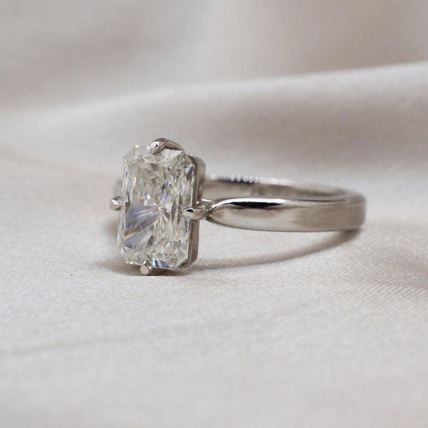 LUMINARA | RADIANT SOLITAIRE DIAMOND ENGAGEMENT RING - JTaranaki Jewellery