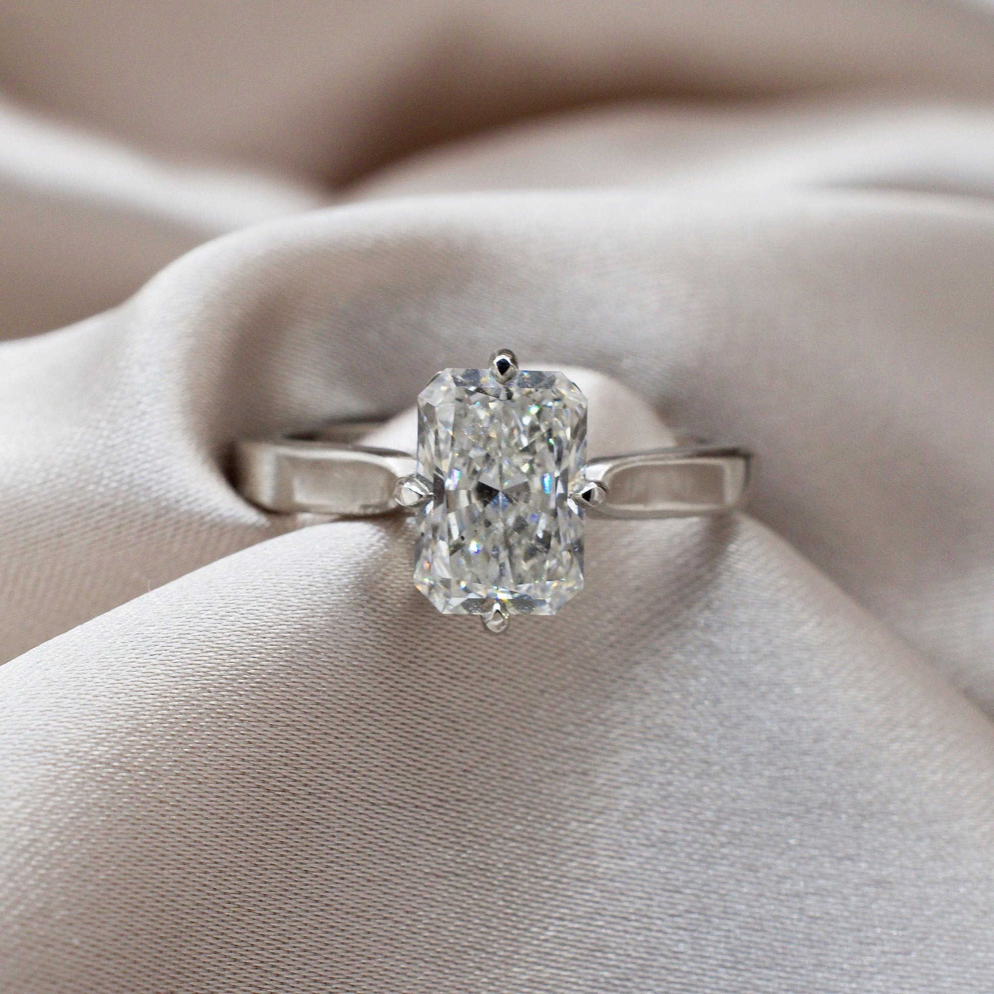 LUMINARA | RADIANT SOLITAIRE DIAMOND ENGAGEMENT RING - JTaranaki Jewellery