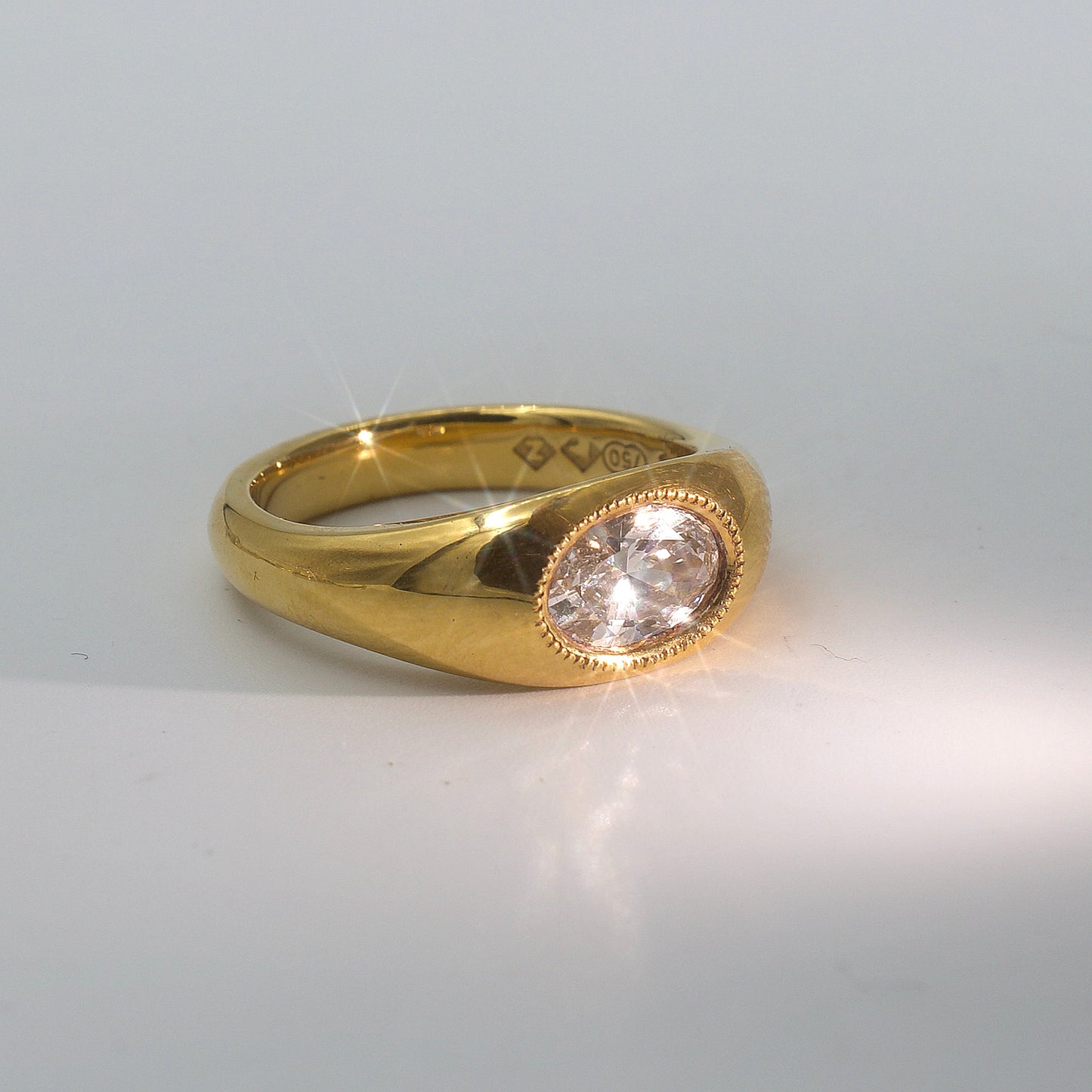ELYSIUM | OVAL DIAMOND SIGNET RING