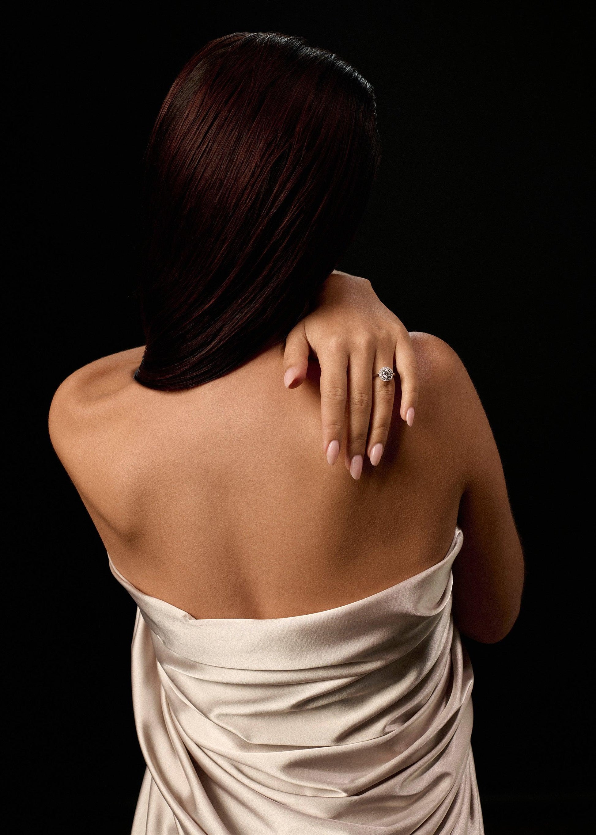 CAELORA | ROUND DIAMOND ENGAGEMENT RING WITH HALO - JTaranaki Jewellery