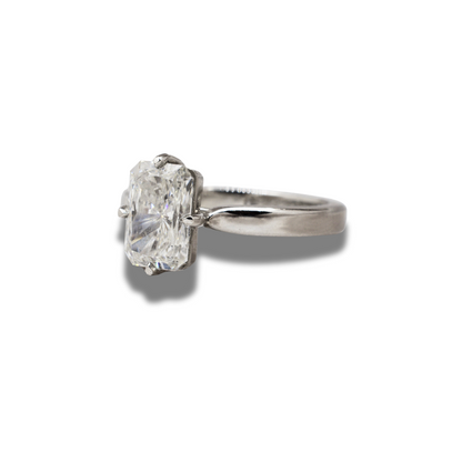 LUMINARA | RADIANT SOLITAIRE DIAMOND ENGAGEMENT RING