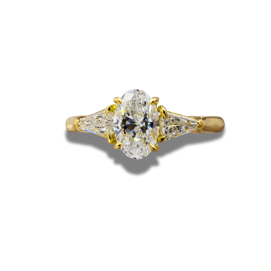 THALORIA | THREE STONE OVAL DIAMOND ENGAGEMENT RING