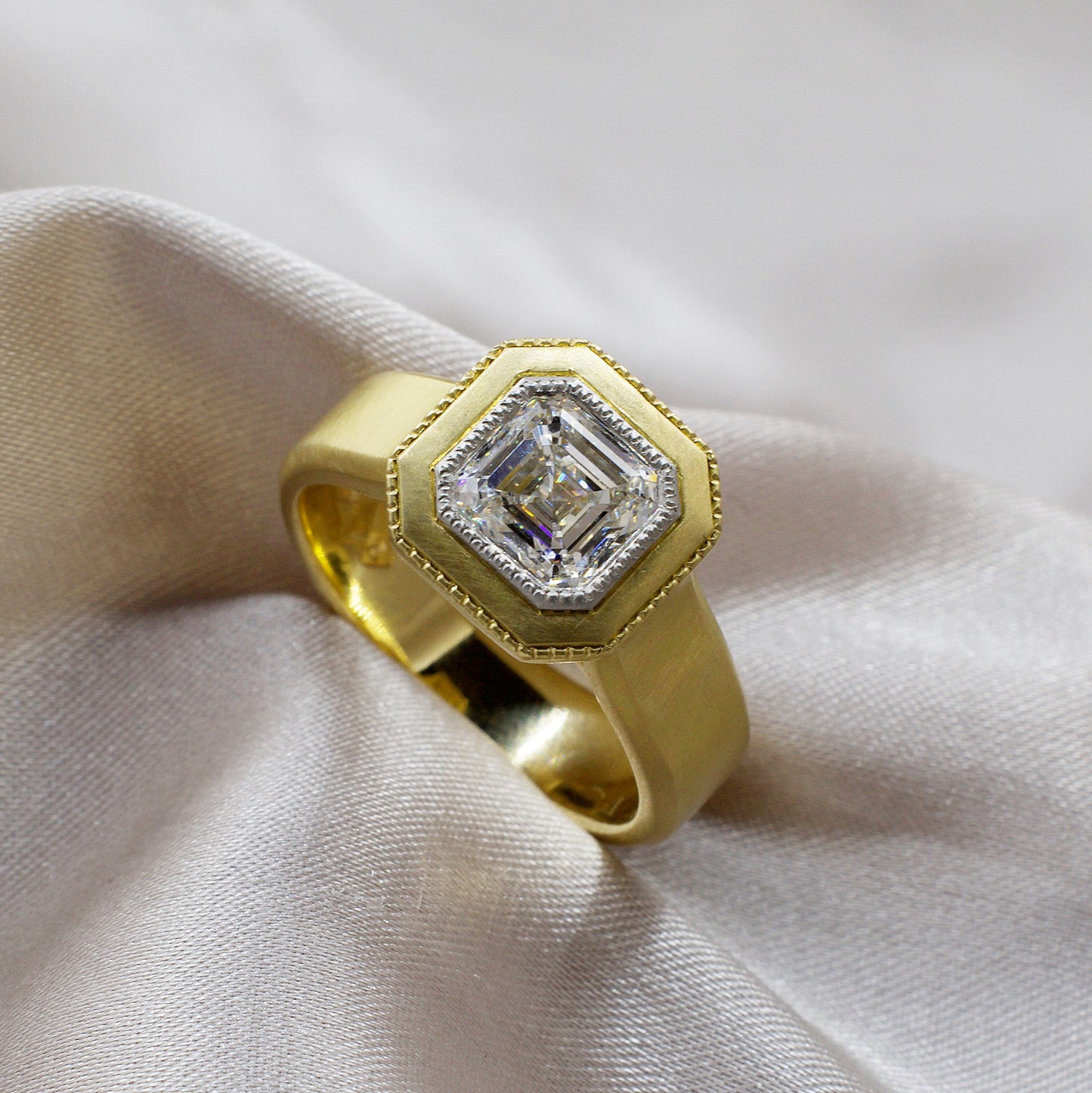 AETERNIS | KISSING CULET ASSCHER DIAMOND ENGAGEMENT RING